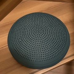 ラヴィ　美姿勢クッション　未使用に近い