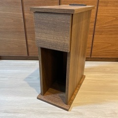 木製サイドテーブル　コンセント2口