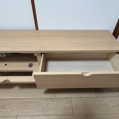 テレビボードの画像