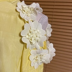 【１回着用】肩あき 可愛いお花のトップスの画像