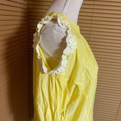 【１回着用】肩あき 可愛いお花のトップスの画像