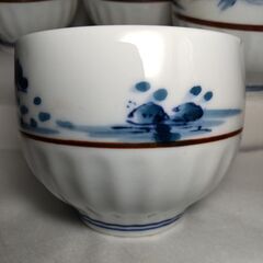 食器 染付 湯呑み 10客セット 煎茶道具 茶道具 煎茶碗 小鉢 和食器 お買い得 レトロ お洒落 滑りにくく持ちやすいデザインに。の画像