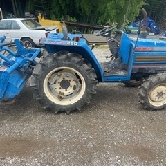 イセキ25馬力トラクターの画像