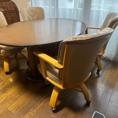 ダイニングテーブル&チェア４個決まりました‼️