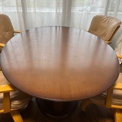 ダイニングテーブル&チェア４個決まりました‼️の画像