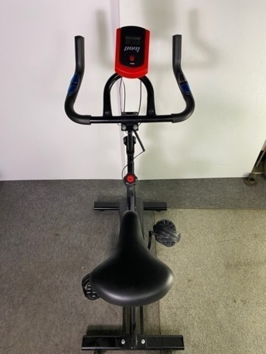 フィットネスバイク 静音 スピンバイク エアロバイク 家庭用 トレーニング 多機能 メーター ベルト式 負荷調整 キャスター ルームバイク エクササイズ