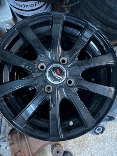 車のパーツ タイヤ、ホイール