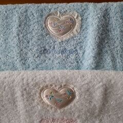 クレージュフェイスタオル2枚ホワイト　ブルーの画像