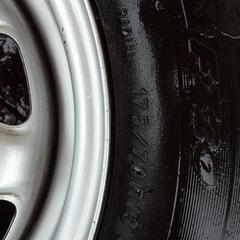 175-70-13　13×5J　NHY369　タイヤホイール　サンバーに使用　スタッドレス　溝あり。の画像