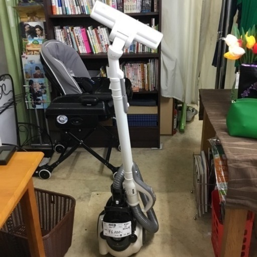 シャープ　サイクロン式掃除機　EC-CT12