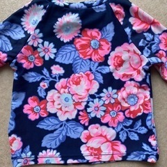 GAP ラッシュガード　95サイズ　子供服の画像