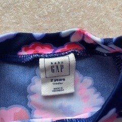 GAP ラッシュガード　95サイズ　子供服の画像