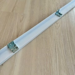 TUISS DECOR 未使用品 賃貸OK　突っ張り式ブラインドレール ホワイトの画像