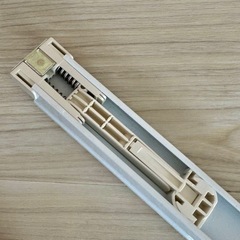 TUISS DECOR 未使用品 賃貸OK　突っ張り式ブラインドレール ホワイトの画像