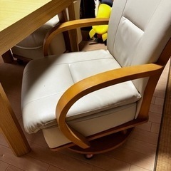 ハイタイプコタツ　椅子4脚　家具 ダイニングセットの画像