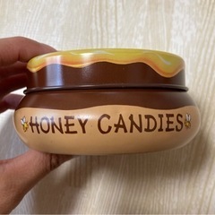 ディズニー ★ プーさん　ハニーキャンディー缶　東京ディズニーランドの画像