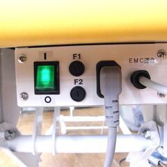 タカラベルモント 電動昇降 施術台 診察台 フットペダル エステ マッサージ SJ-100WY 札幌市 厚別店の画像