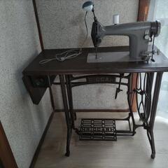 レトロミシン　アンティークミシン　足踏みミシン