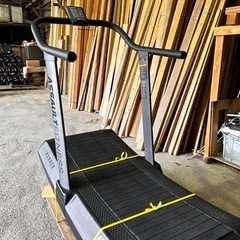 Assault Fitness 自走式トレッドミル　スキルミル　エアランナー　ランニングマシーンの画像