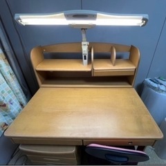 自由自在に組み合わせられる学習机セット♪の画像