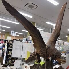 大型木彫　鷹の画像