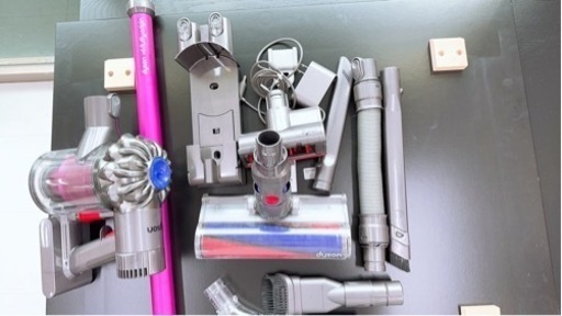 再出品　美品　ダイソン　v6スティッククリーナーDYSON_LIMITED 再出品 美品 ダイソン v6スティッククリーナーDYSON_LIMITED 【公式通販】