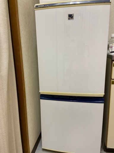 シャープ家庭用冷蔵庫（2006年製）2段式（下:冷凍庫）現在問題なく使えています！