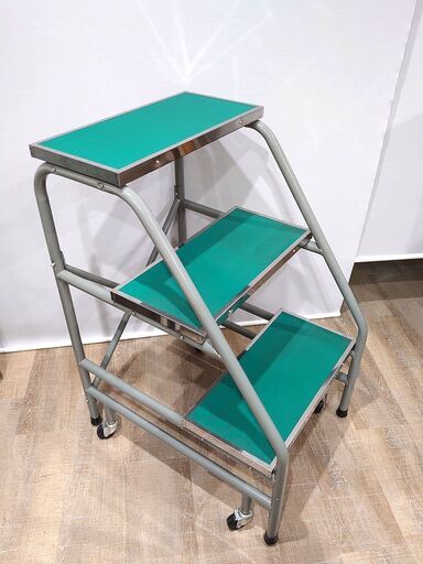 【超美品】LIONライオン 脚立 ステップスタンド 作業用踏台 デリカステップ   物流 3段 キャスター付