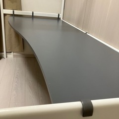 【緊急値下げ】IKEA SVALTAロフトベッド　デスク天板付きの画像