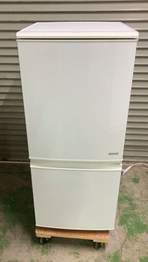 ★値下げしました・淀川区内配送無料★◇凹みあり◇シャープ　ノンフロン冷凍冷蔵庫 137L　ホワイト　2014年製
