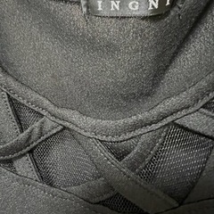 INGNI デコルテシアーワンピース　黒　上にカーディガン等を羽織るのも良❗️ の画像