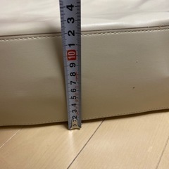 UNIQLO レザータッチパフィーバッグ バッグ トートバッグの画像