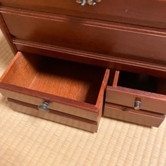 化粧品入れ 鏡餅付き　家具 収納家具 キャビネットの画像