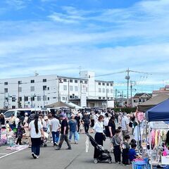 イオンモールむさし村山〈つむぐ広場〉でフリマ開催 ♪ - 武蔵村山市
