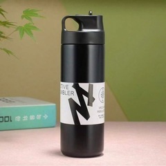 ストロー付きタンブラー/水筒の画像