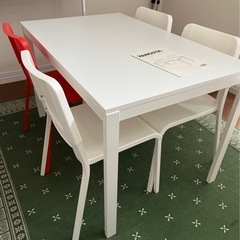 【本日7/16引き取り限定値下げ❗️】IKEA 伸長式テーブル　&  チェア4脚の画像