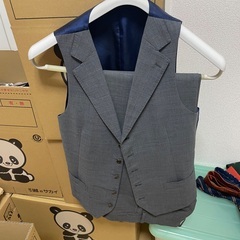 artisanの3ピーススーツの画像