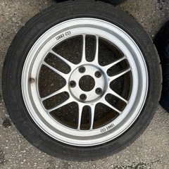 車のパーツ タイヤ、ホイール