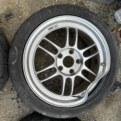 車のパーツ タイヤ、ホイール