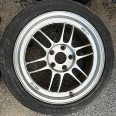 車のパーツ タイヤ、ホイール