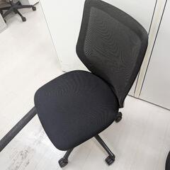 【商談中】椅子5脚、机5台、ロッカー、テーブル