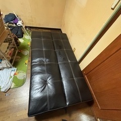 レザーのソファーベッドの画像