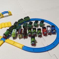 カプセルプラレール 新幹線　トーマス　ゆふいんの森等　写真1.2.3枚目の物全て　まとめ売りの画像
