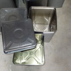 蓋つき一斗缶