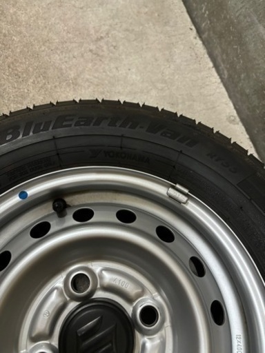 車のパーツ タイヤ、ホイール