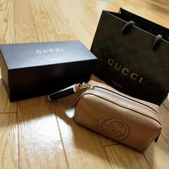 GUCCI エナメルポーチ