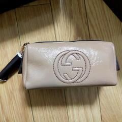 GUCCI エナメルポーチの画像