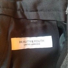 UNITED ARROWS スウェットパンツ　サイズM ウエスト平置き38、総丈87、股下63センチ ●素材： 写真のとおり ●状態： 2～3回着用しましたが汚れ、ほつれなどはありません。 ●その他、注意事項： 喫煙者、ペットはいません。  カラー···グレーの画像