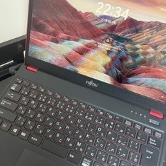 極軽極薄ノートパソコン　　　　富士通 【Win11搭載】UH77/B3  
LIFEBOOK     
