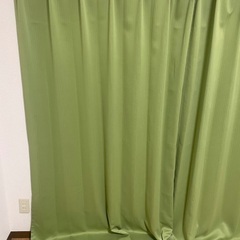 カーテン　緑　